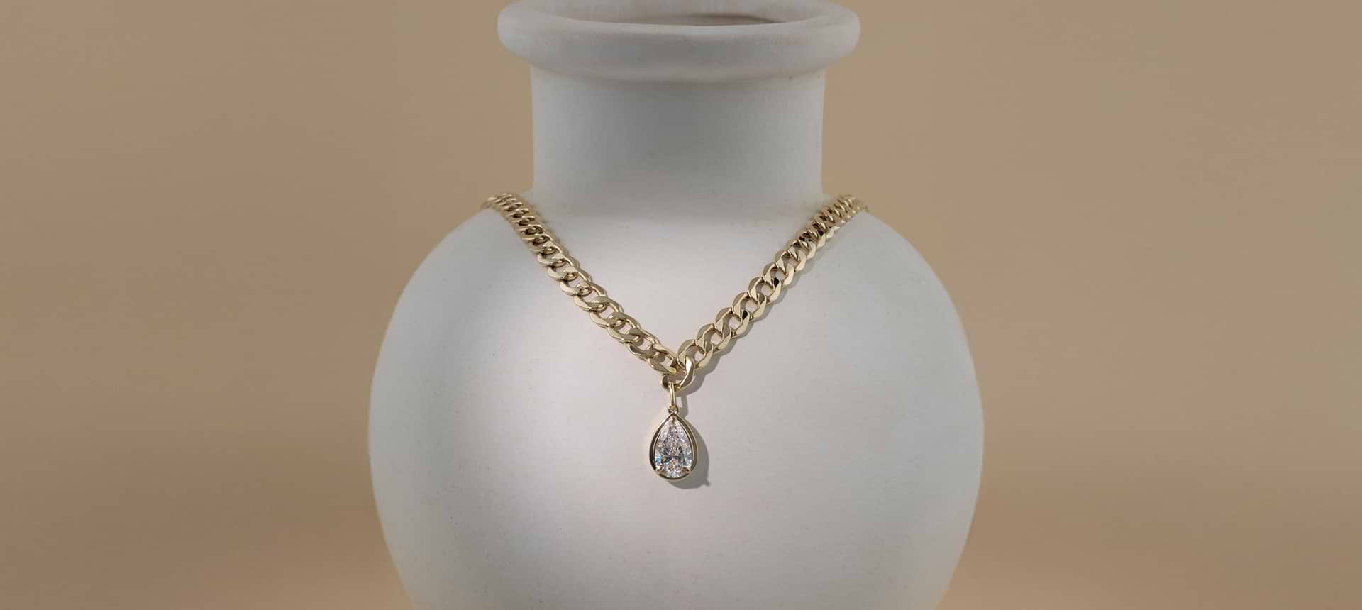Collana Donna Con Due Rose In Argento 925 Placcato Oro 18k - Diamanti Coltivati In Laboratorio - Regalo Prezioso