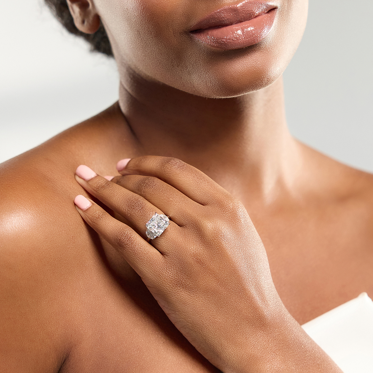 Lisbon Ring 18K White Gold, GH, VS2+