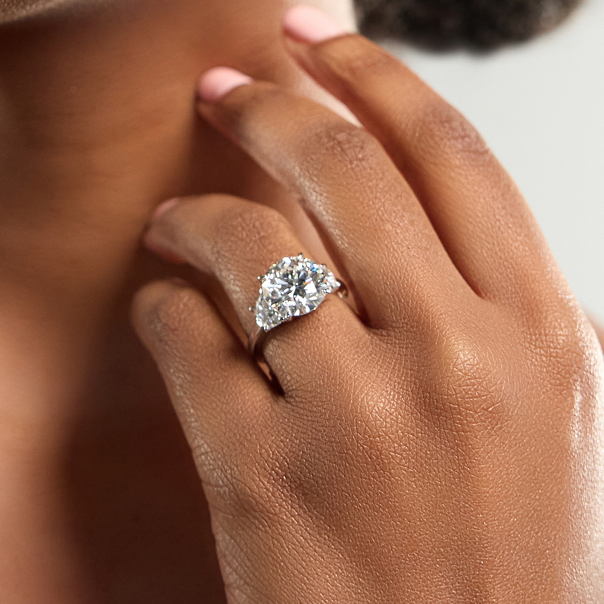 Brussels Ring 18K White Gold, EF, VS2+