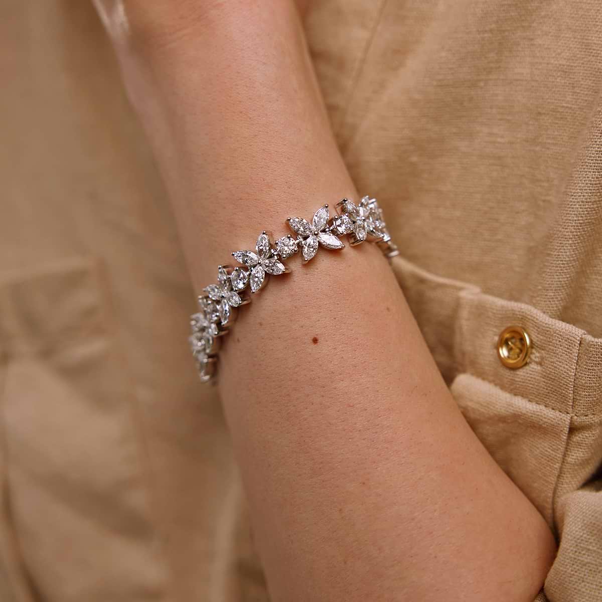 Diamond flower bracelet discount