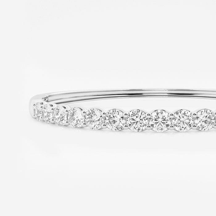 Shared Prong Round Bangle Bracelet