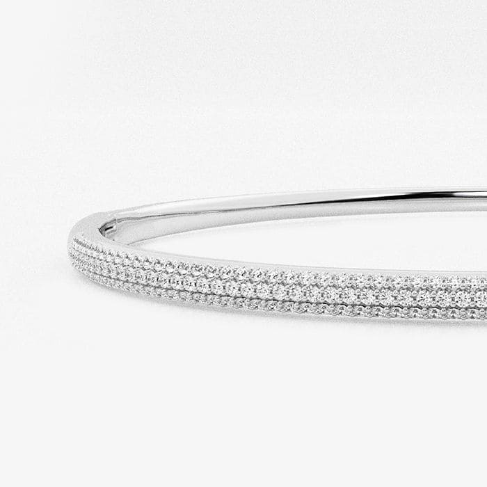 näas Bombë Pave Round Bangle Bracelet