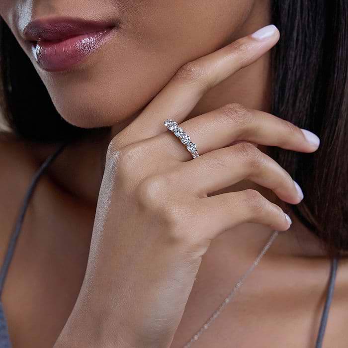 Five Stone with Side Stones Round Fashion Band