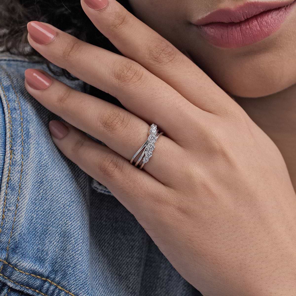 1 ctw Round Lab Grown Diamond Seven-Stone Crossover Fashion Band