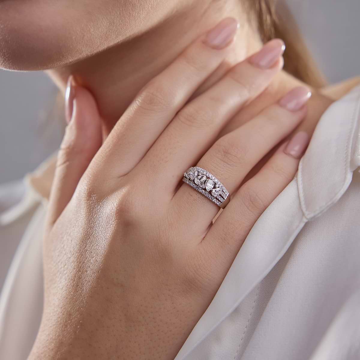 1 1/2 ctw Pear and Round Lab Grown Diamond Alternating Band