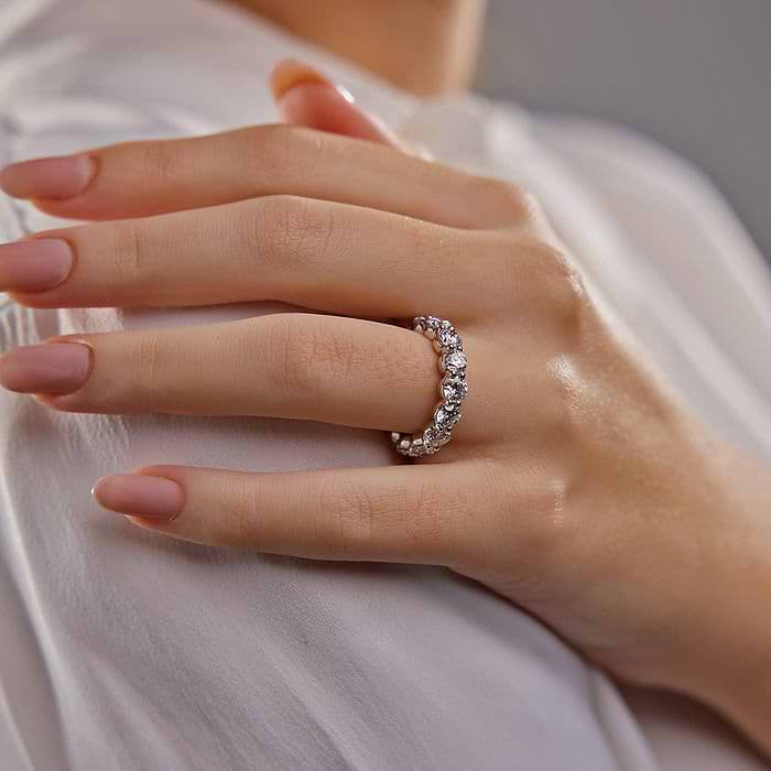 Round Shared Prong Eternity Band