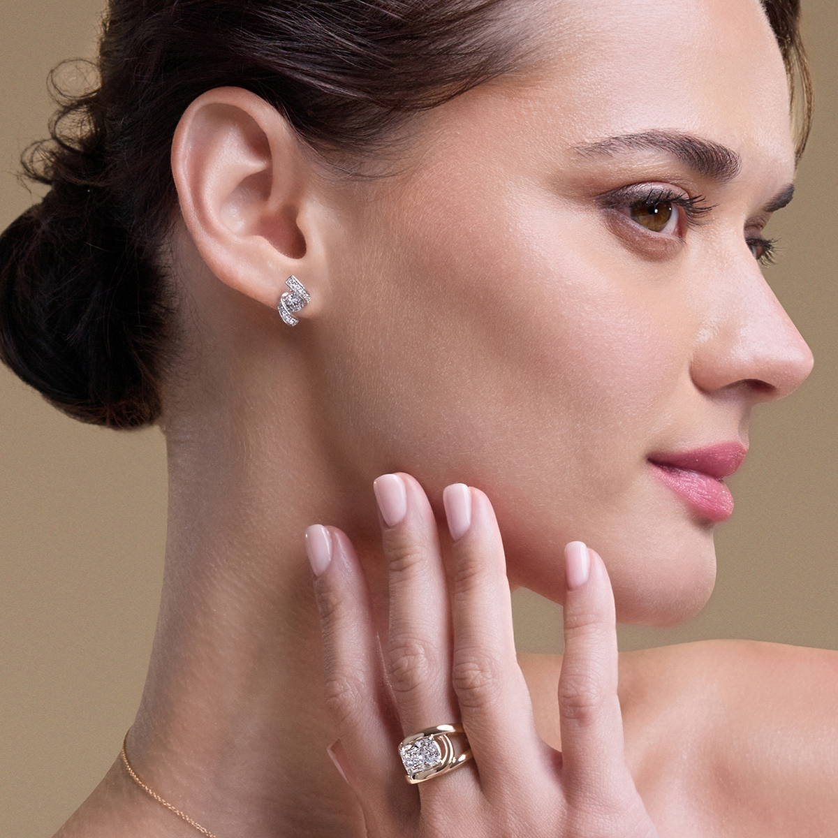 1 1/4 ctw Curve Wave Earrings