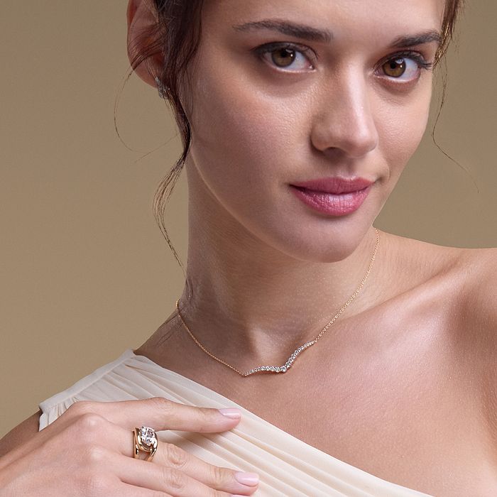 Curve Flow Necklace