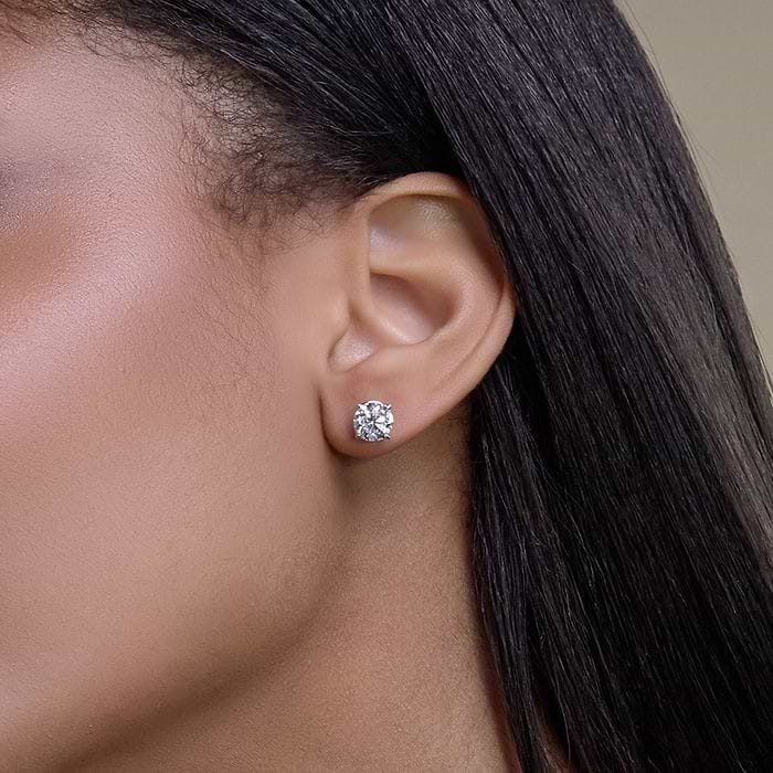 Four Prong Classic Round Stud Earrings