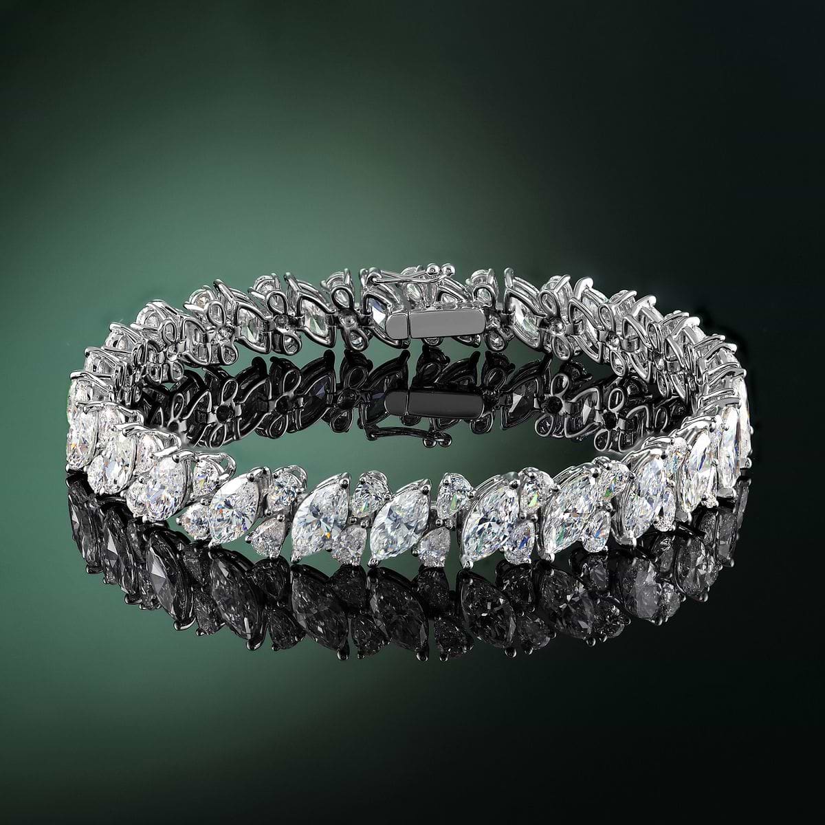 Nara Bracelet 18K White Gold, FG, VS2+