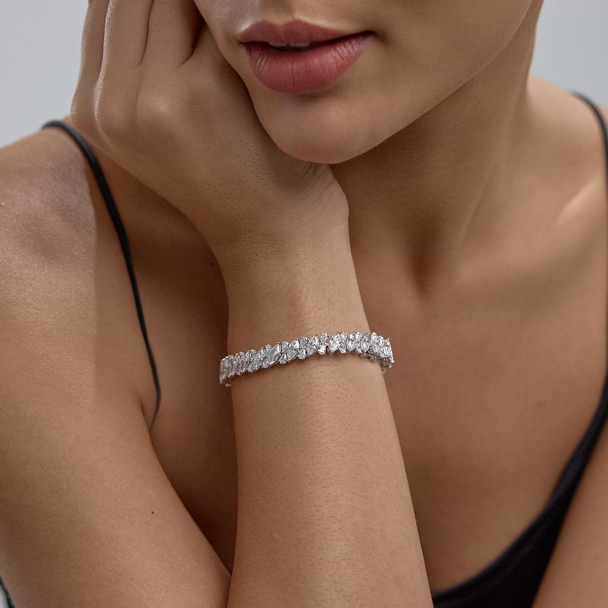 Nara Bracelet 18K White Gold, FG, VS2+