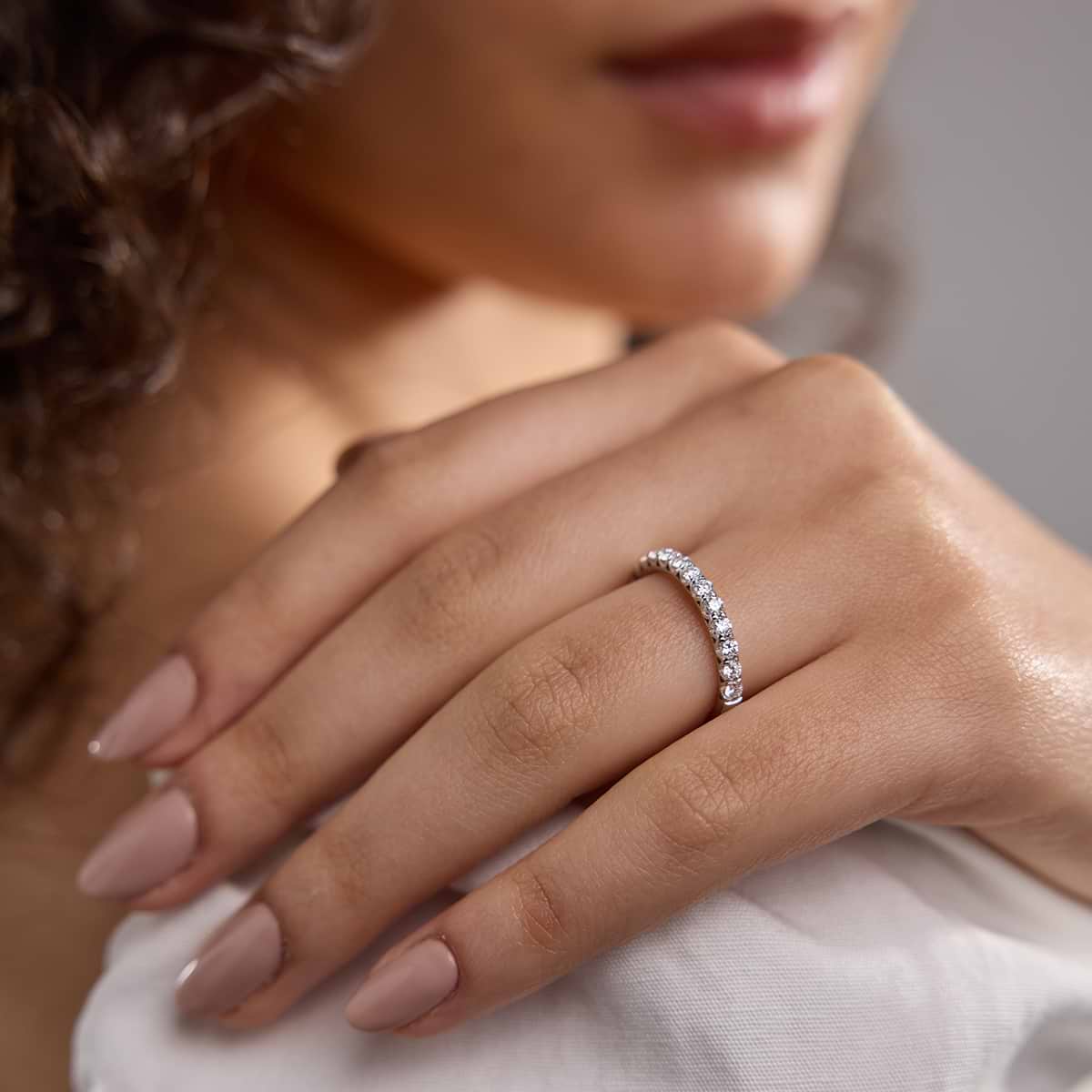 1/2 ctw Round Lab Grown Diamond Prong Set Wedding Band