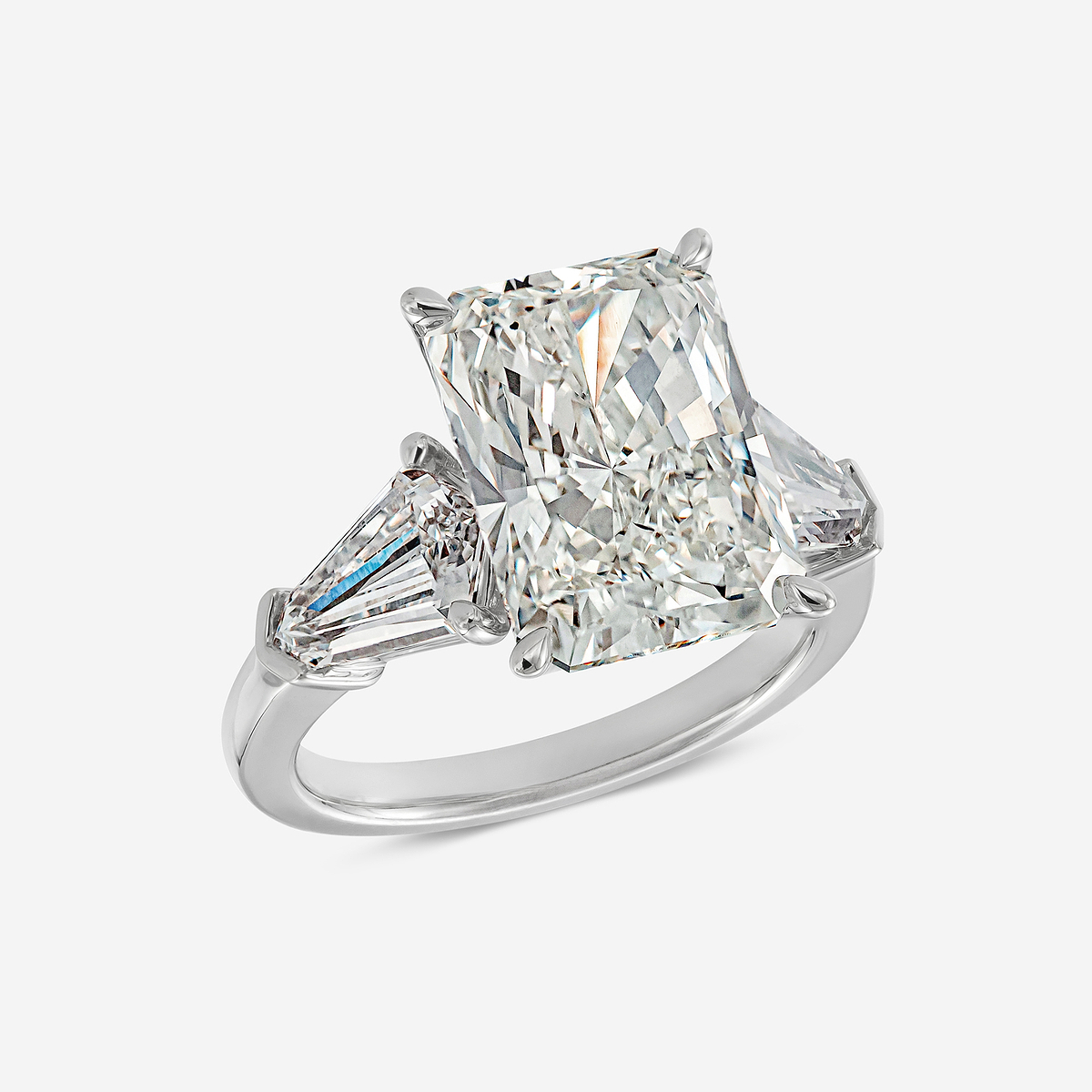 Luxor Ring 18K White Gold, GH, VS2+