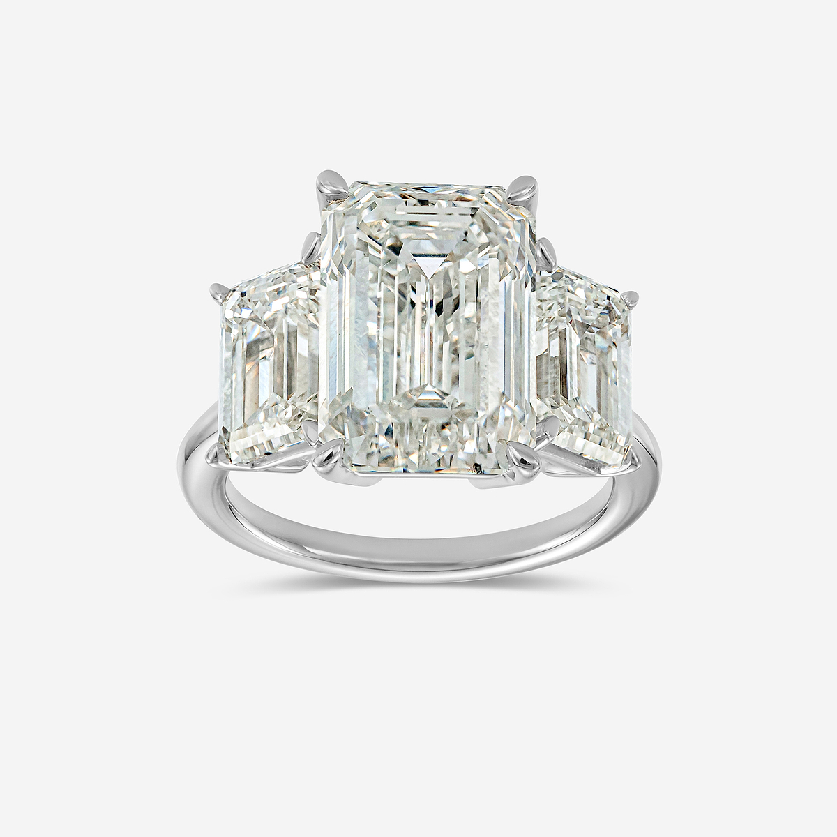 Seville Ring 18K White Gold, EF, VS2+