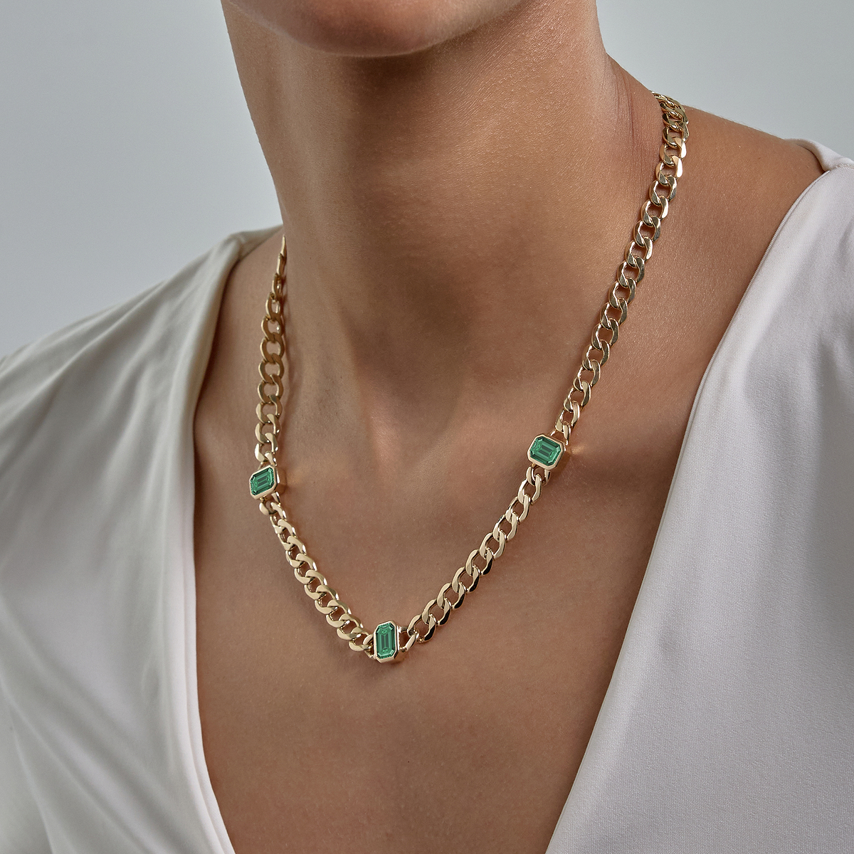 9x6 mm Emerald Cut Lab Grown Emerald Necklace