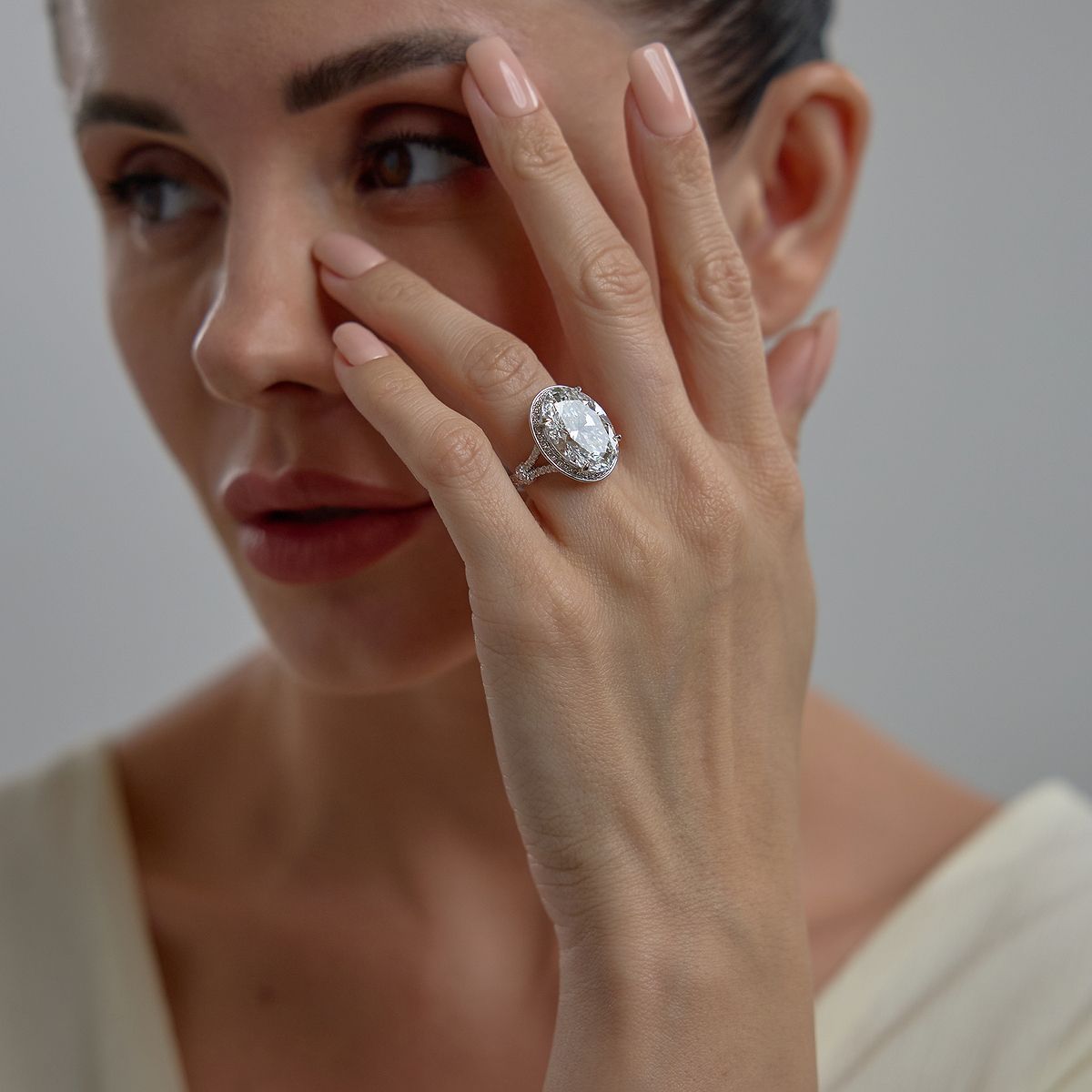 Maui Ring 18K White Gold, EF, VS2+
